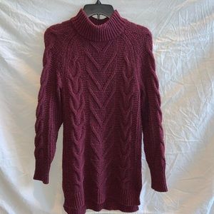 🌸 Old Navy Maroon and Black Turtleneck